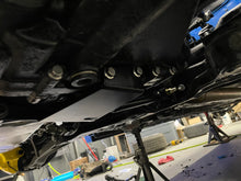 Load image into Gallery viewer, 4cyl Raised Dog Bone Mount